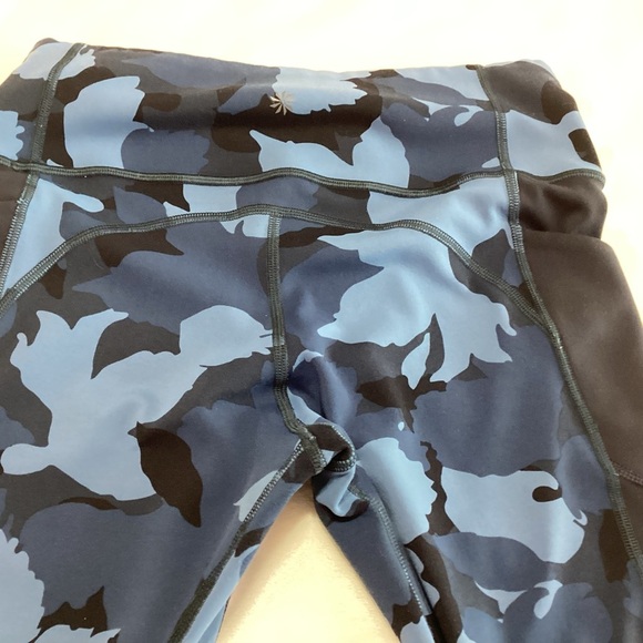 Athleta Camo Leggings Size Small Blue Activewear Athleisure Workout Gym - Picture 5 of 10